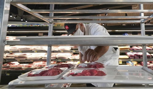 美国肉类加工厂上万员工感染,特朗普逼复工遭工会强烈反对